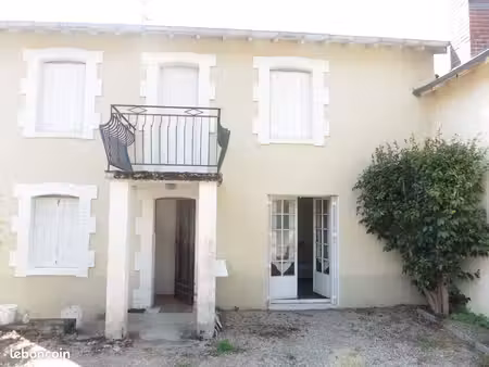maison d'habitation à poulouzat