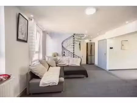 spacieux duplex 2 chambres à vendre à verviers !