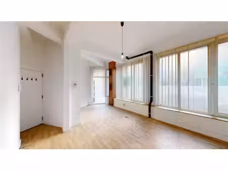 bureau de 48 m² – emplacement idéal en outremeuse.
