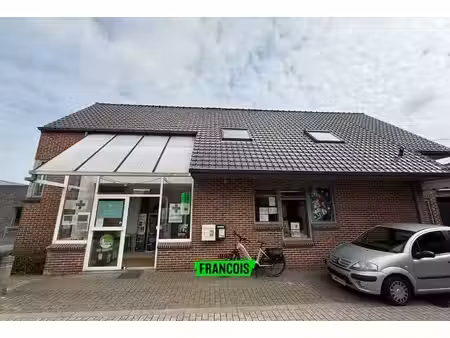 bien commercial lumineux avec espaces polyvalents à lendele…