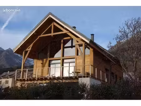 grand chalet contemporain sur les hauteurs d’embrun
