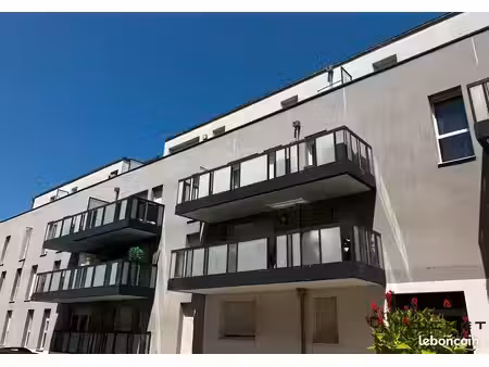 studio 1 pièce 28 m²