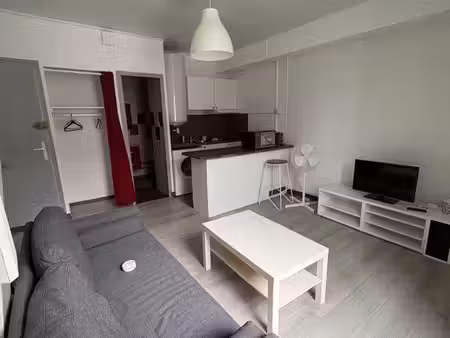 t2 meublé en duplex – centre-ville proche gare et rues piétonnes