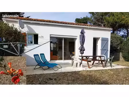 vends petite maison sur terrain 1300 m² entièrement constructible à 500 m de la plage la n