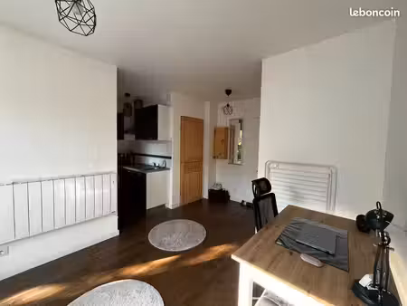 charmant appartement de 25 m² avec grande belle de 12 m² et parking