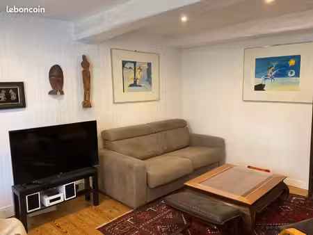 t2 - 50m2 - meublé - équipé - 1er étage dans maison individuelle
