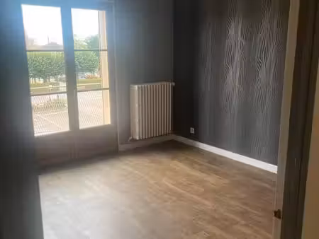 f4 à louer