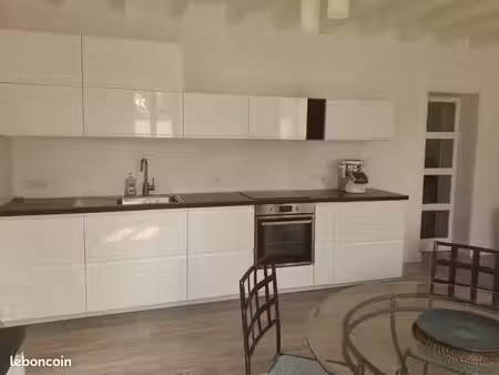 maison meublée - bail 1 an - 17500 st martial de vitaterne