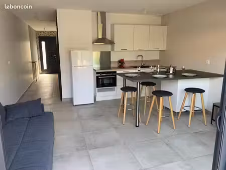 location à l'année meublé t2 avec terrasse