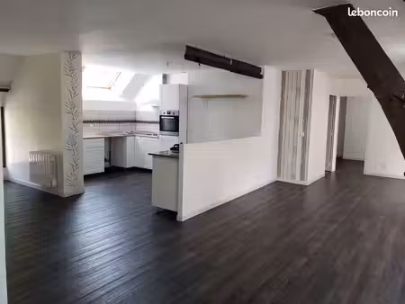 grand f2 à louer