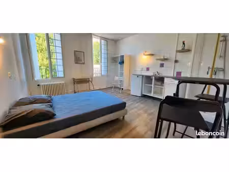 studios dans immeuble étudiants. proche victoire