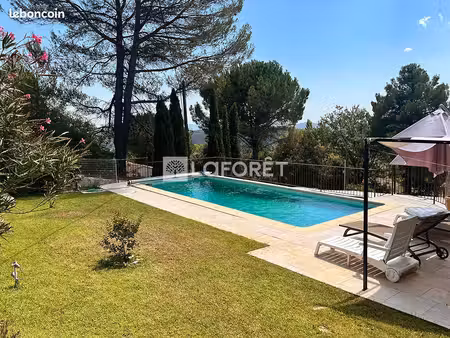 villa 6 pièces 158 m²