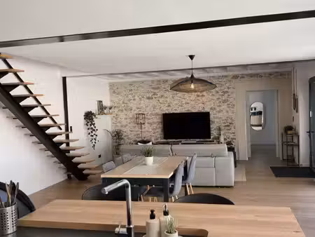 à louer – grange rénovée meublée – 160 m²