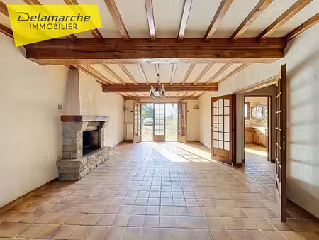 a vendre maison avec deux logements  terrain de 1 460 m² et beau potentiel à cérences