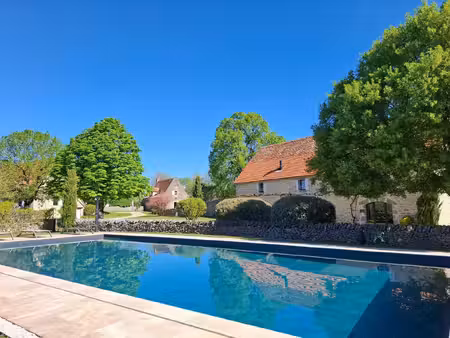 domaine d'exception du xviiie siècle   composé de 4 gîtes et maison d'habitation  exploita