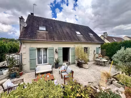 belle et grande maison de 150 m² avec 5 chambres et sous-sol total