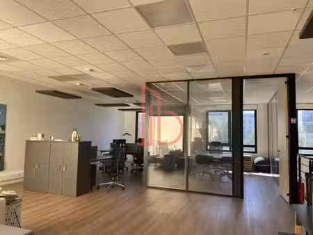 location bureaux 116 m² à 837 m²