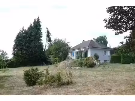 maison plain-pied  restaurée  avec sous-sol et jardin  proche commerces et services médica