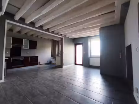 maison atypique - 95 m2 habitables - terrain de 930 m2