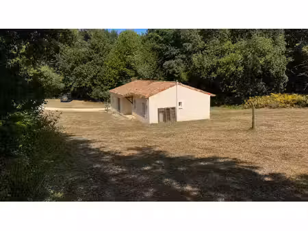 maison récente en campagne sur 6 500 m2 de terrain