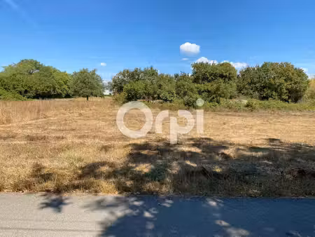 rare ! terrain constructible de 1 381 m2 avec potentiel constructible de 192 m2