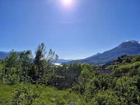 terrain constructible de 915 m2 à saint-sauveur