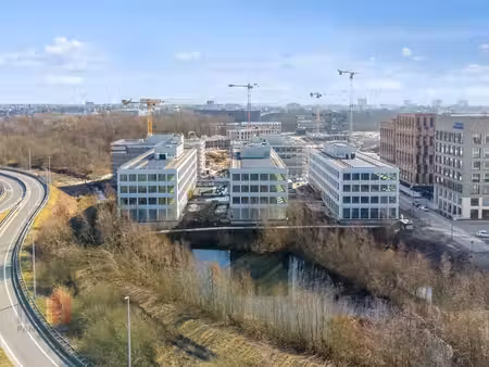 immeuble de bureaux indépendant de 2 578 m² dans un empla...