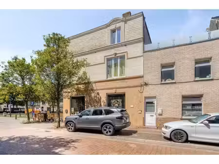 2 huizen één geheel  gelijkvloers restaurant plus woonst
