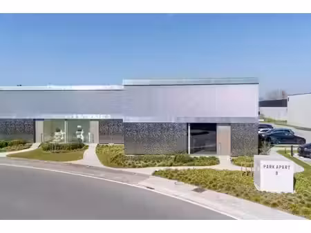 kmo-unit van 170 m² met showroom of kantoren van 288 m² t...