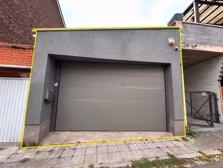 garage/entrepôt a louer