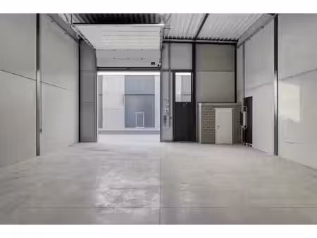 entrepôt à louer à pittem d'environ 150 m²