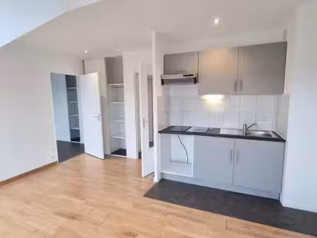 appartement 2 pièces 39m² centre-ville chateaubourg