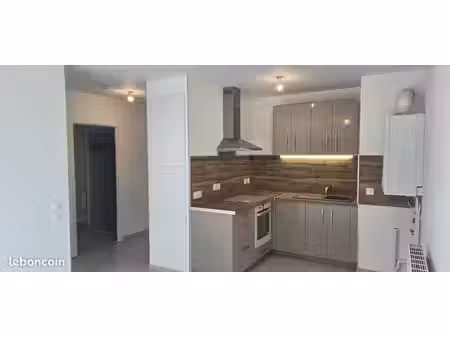 location t2   42m2
