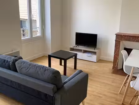 t2 de 43 m2 meublé
