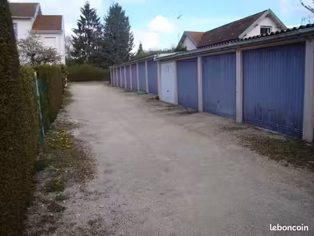 location garage - parking 15 m²
