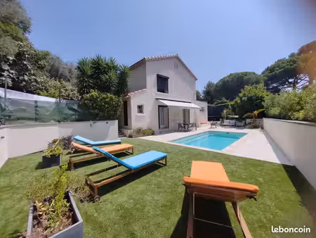 cosy studio*  piscine  mer  jardin  parking