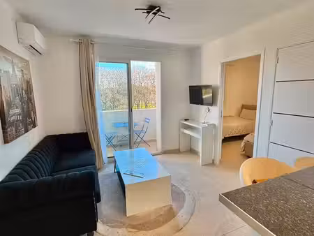 appartement 3 pièces meublé – 44 m² – cogolin