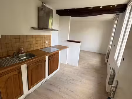 appartement t2 centre-ville montataire