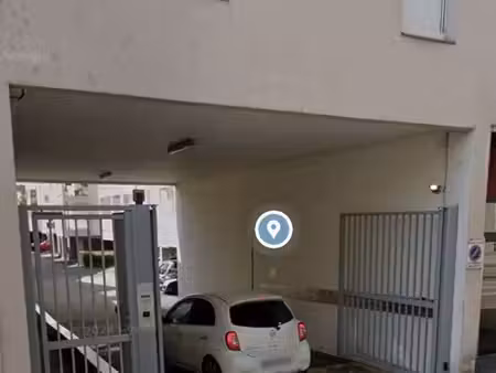 location parking sécurisé - vieille ville - grandville - 3 maisons