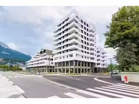location appartement 2 pièces 46 m² à le pont-de-claix (38800)  729 €