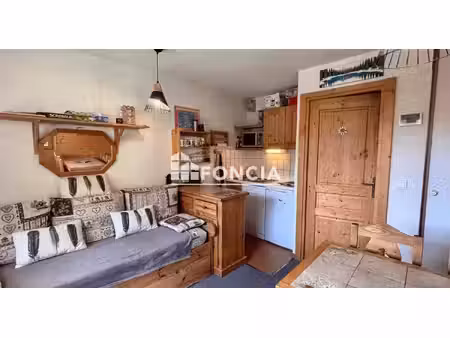 meribel mottaret - studio skis aux pieds