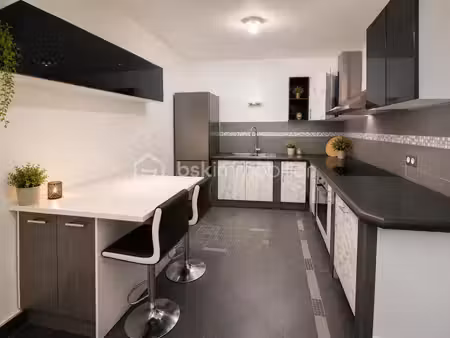 très beau t2 avec jardin terrasse à 10 mn de la gare