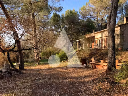 maison individuelle de type 4 de 98 m2 sur 1340 m2 de terrain - 84160 cadenet