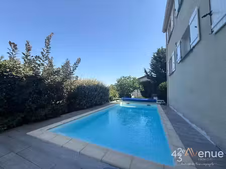 maison familiale de 147m2 sur 2 niveaux avec terrasse et piscine