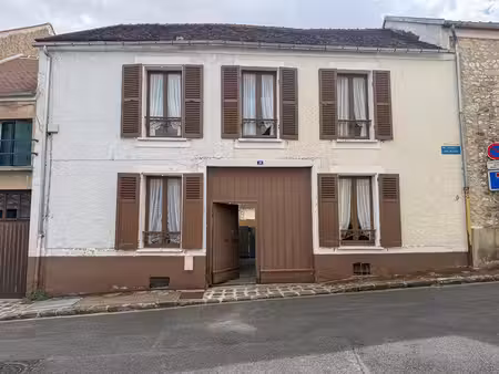 centre historique de moret-sur-loing  propriété à rénover