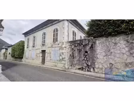 saint-pe-de-bigorre ensemble immobilier de caractère aux vol