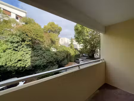studio meuble avec parking / secteur rives du lez