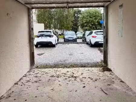 garage/box