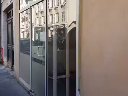 pau hypercentre local commercial proche des nouvelles halles