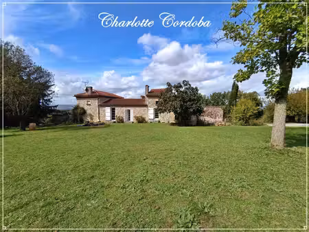 maison en pierre de 313 m² avec vue panoramique et près de 2 hectares de terrain